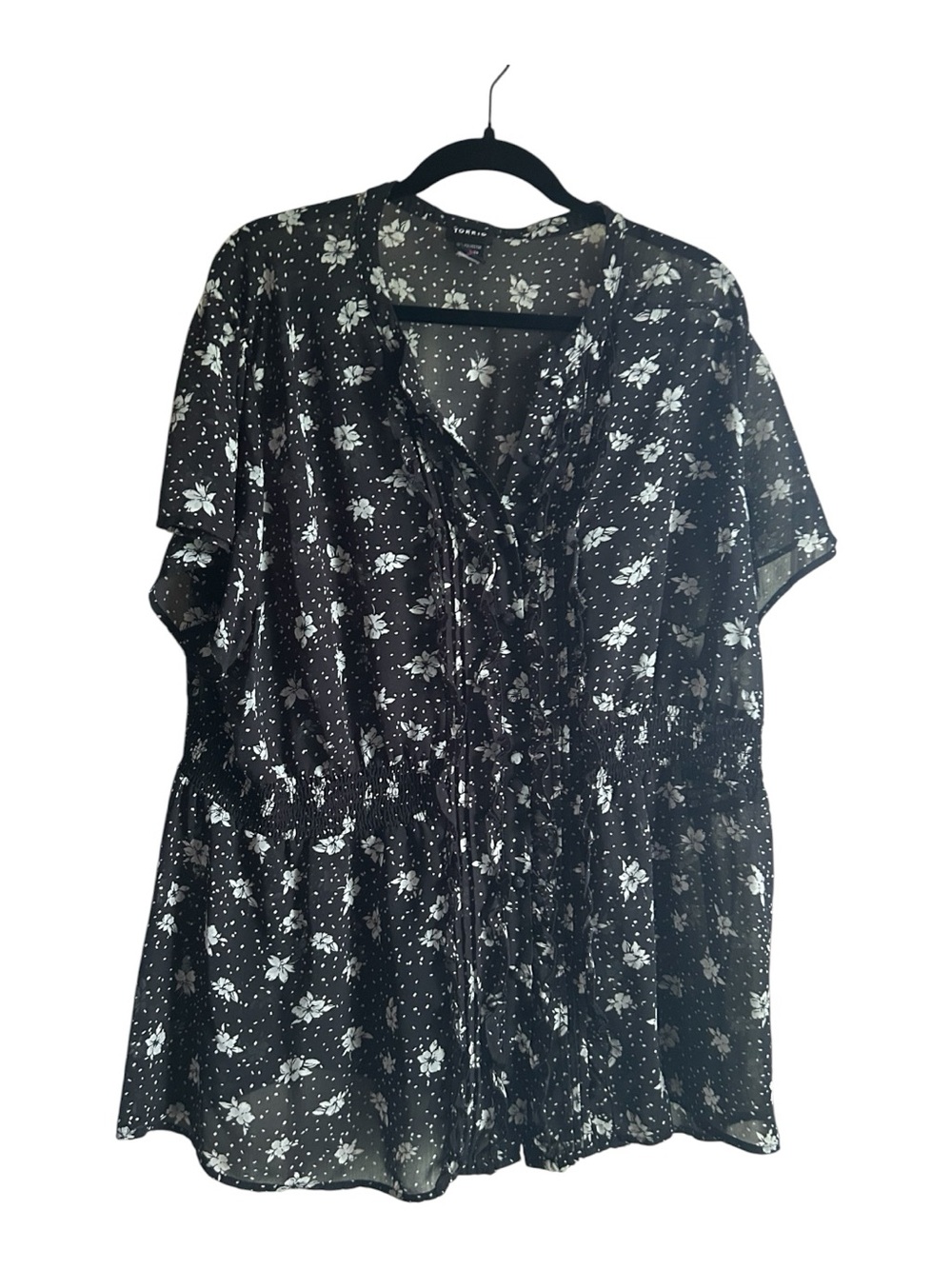 Torrid Size 4X Black & White Floral Blouse